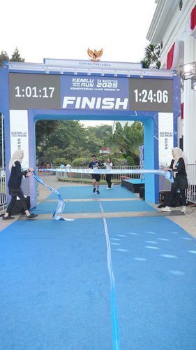 Race photo from KEMLU RUN 2025