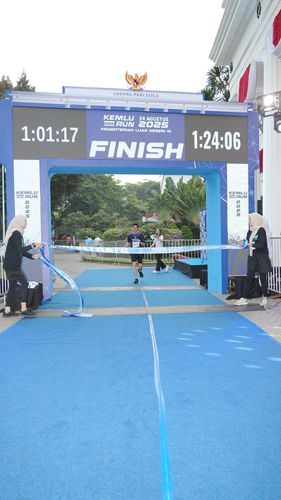 Race photo from KEMLU RUN 2025