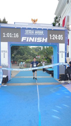 Race photo from KEMLU RUN 2025
