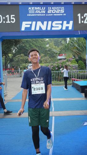 Race photo from KEMLU RUN 2025