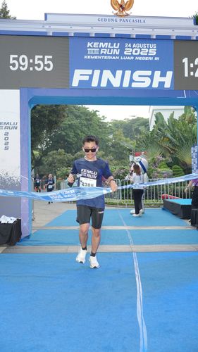 Race photo from KEMLU RUN 2025