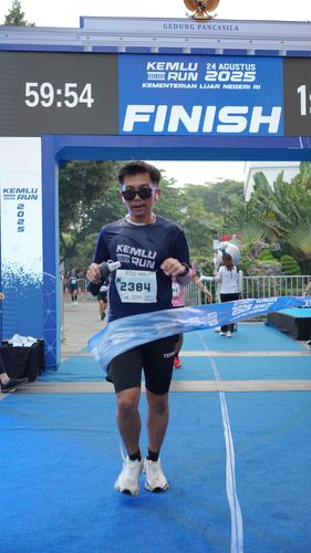 Race photo from KEMLU RUN 2025