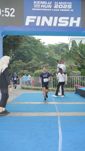 Race photo from KEMLU RUN 2025