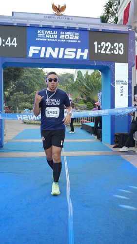 Race photo from KEMLU RUN 2025