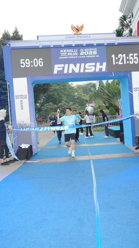 Race photo from KEMLU RUN 2025