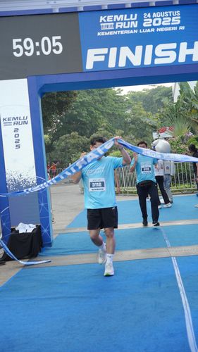 Race photo from KEMLU RUN 2025