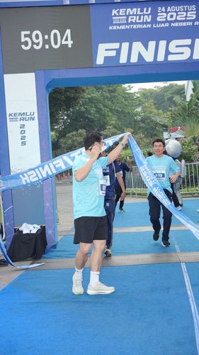 Race photo from KEMLU RUN 2025