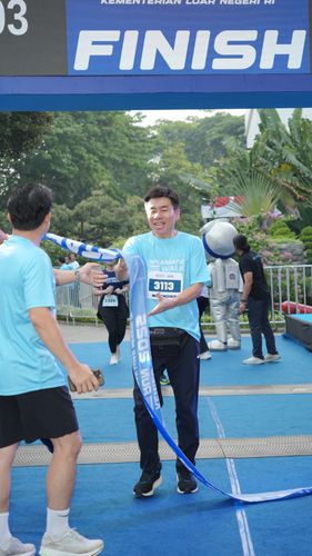 Race photo from KEMLU RUN 2025