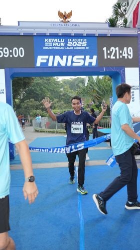 Race photo from KEMLU RUN 2025