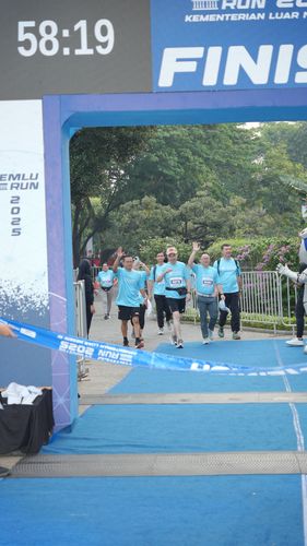 Race photo from KEMLU RUN 2025