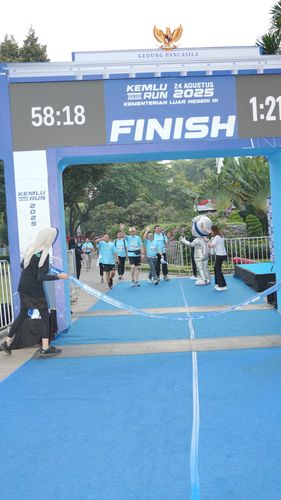 Race photo from KEMLU RUN 2025