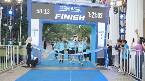 Race photo from KEMLU RUN 2025