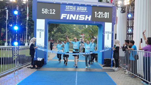 Race photo from KEMLU RUN 2025