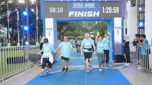 Race photo from KEMLU RUN 2025