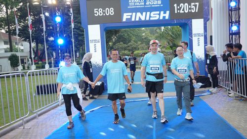 Race photo from KEMLU RUN 2025