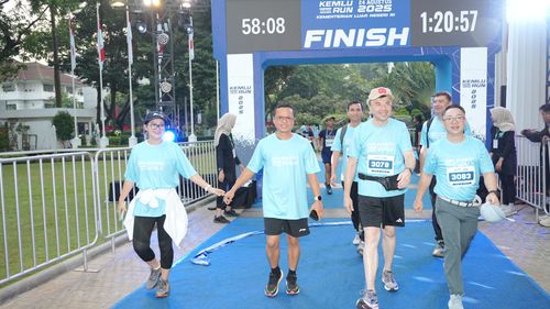 Race photo from KEMLU RUN 2025