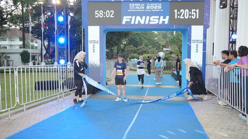 Race photo from KEMLU RUN 2025