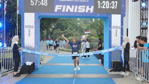 Race photo from KEMLU RUN 2025