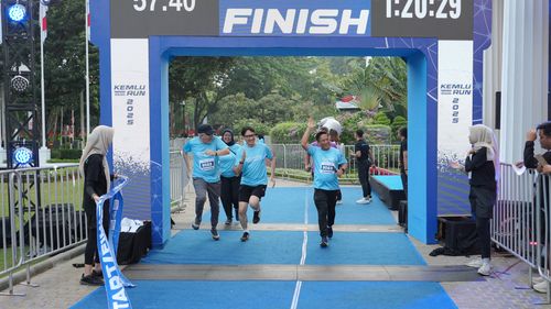 Race photo from KEMLU RUN 2025