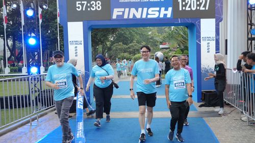 Race photo from KEMLU RUN 2025
