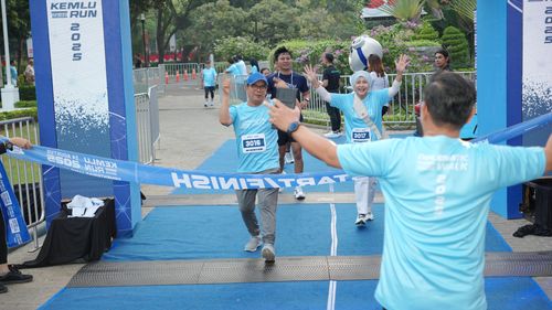 Race photo from KEMLU RUN 2025