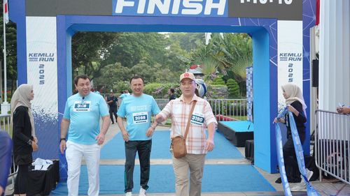 Race photo from KEMLU RUN 2025