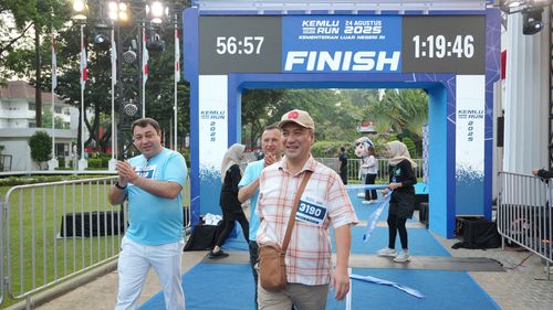 Race photo from KEMLU RUN 2025