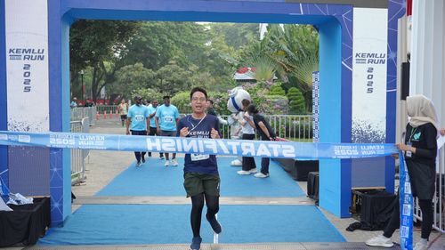Race photo from KEMLU RUN 2025