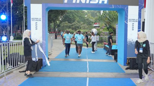 Race photo from KEMLU RUN 2025