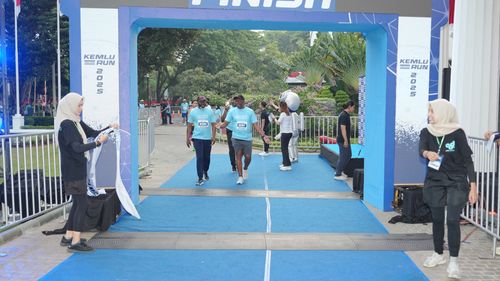 Race photo from KEMLU RUN 2025