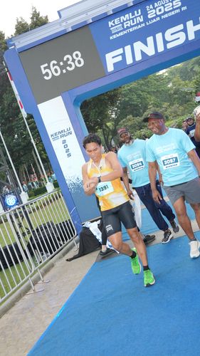 Race photo from KEMLU RUN 2025