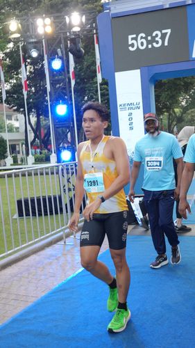 Race photo from KEMLU RUN 2025