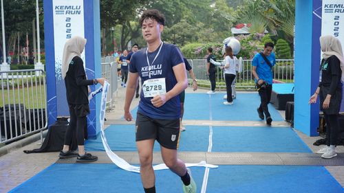 Race photo from KEMLU RUN 2025