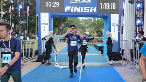 Race photo from KEMLU RUN 2025