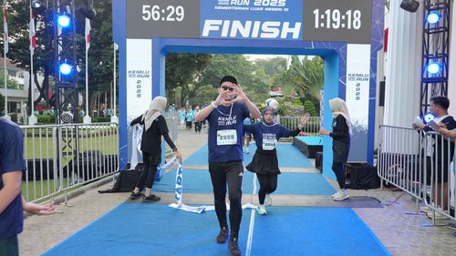 Race photo from KEMLU RUN 2025