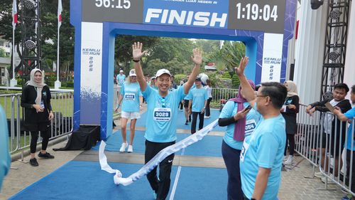 Race photo from KEMLU RUN 2025