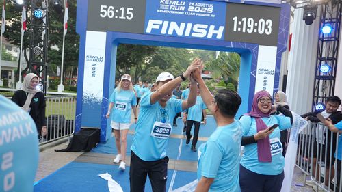 Race photo from KEMLU RUN 2025