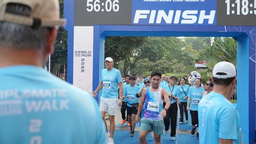 Race photo from KEMLU RUN 2025