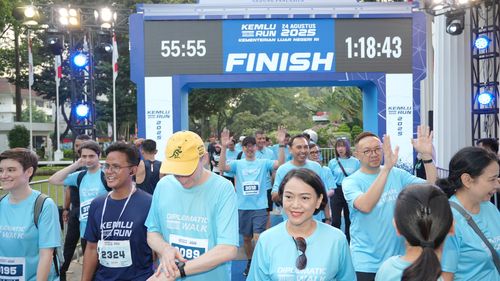 Race photo from KEMLU RUN 2025