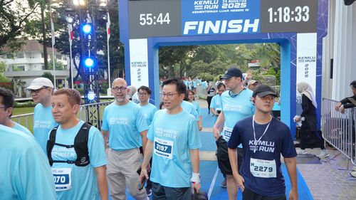 Race photo from KEMLU RUN 2025