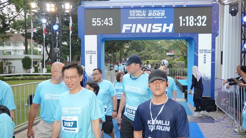 Race photo from KEMLU RUN 2025