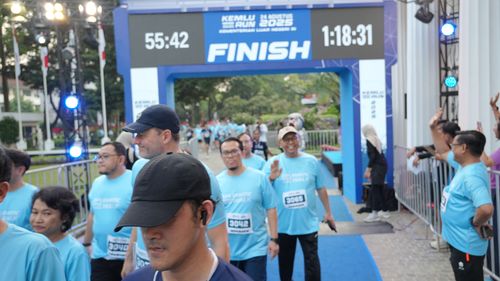 Race photo from KEMLU RUN 2025