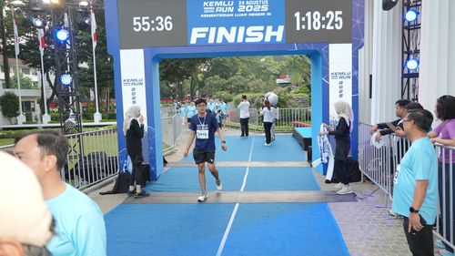 Race photo from KEMLU RUN 2025