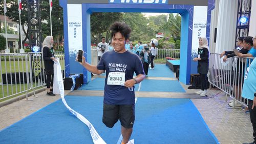 Race photo from KEMLU RUN 2025