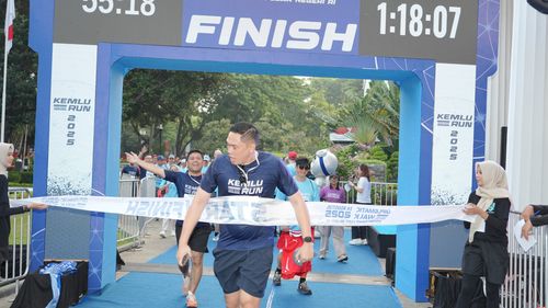 Race photo from KEMLU RUN 2025