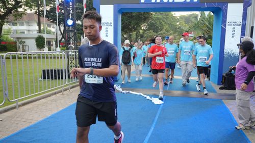 Race photo from KEMLU RUN 2025