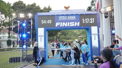 Race photo from KEMLU RUN 2025