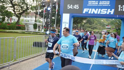 Race photo from KEMLU RUN 2025