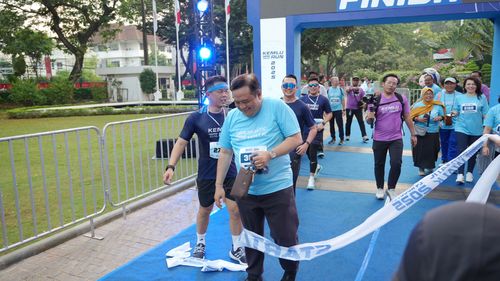 Race photo from KEMLU RUN 2025