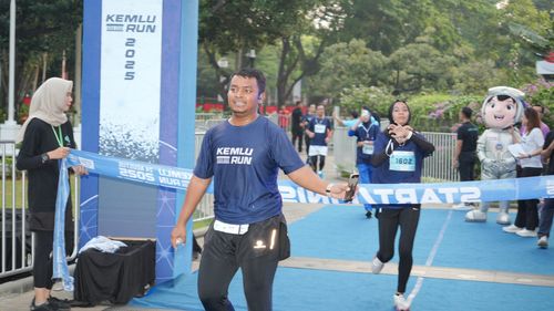 Race photo from KEMLU RUN 2025